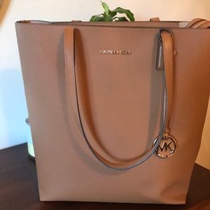 MICHAEL KORS TAN LEATHER BAG